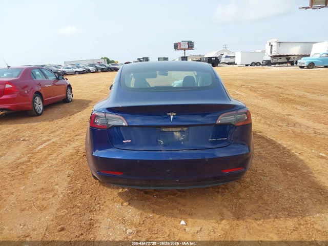 45472728 :رقم المزاد ، 5YJ3E1EB0JF075198 vin ، 2018 Tesla Model 3 Long Range/performance مزاد بيع