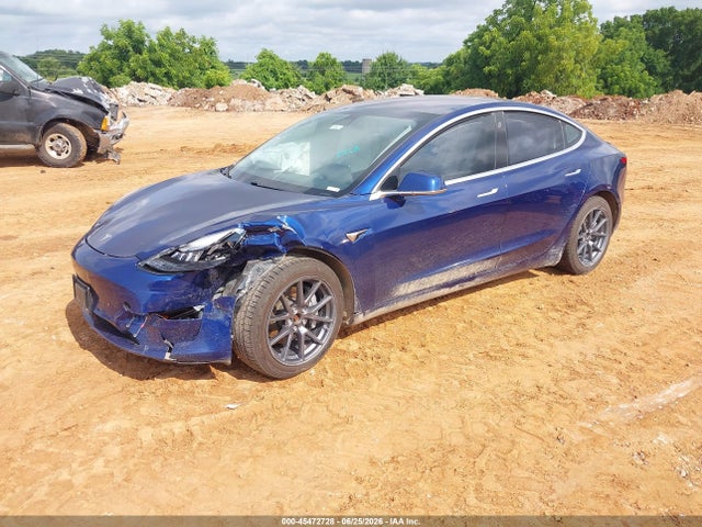45472728 :رقم المزاد ، 5YJ3E1EB0JF075198 vin ، 2018 Tesla Model 3 Long Range/performance مزاد بيع
