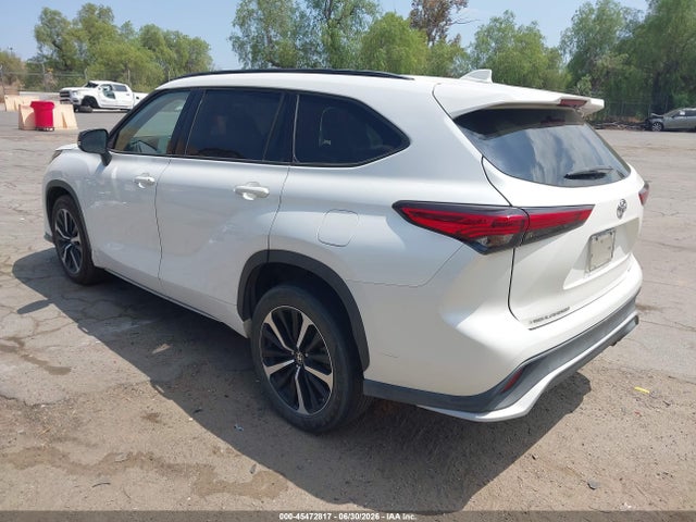 Toyota Highlander Xse 2021 5TDJZRAH6MS039164 Image 3