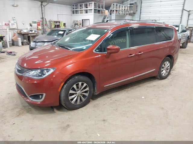 Продажа на аукционе авто 2018 Chrysler Pacifica Touring L, vin: 2C4RC1BG2JR175016, номер лота: 45472890