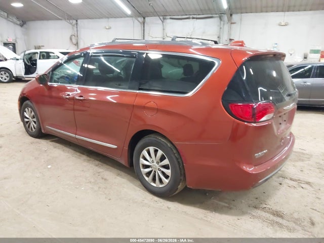 Продажа на аукционе авто 2018 Chrysler Pacifica Touring L, vin: 2C4RC1BG2JR175016, номер лота: 45472890