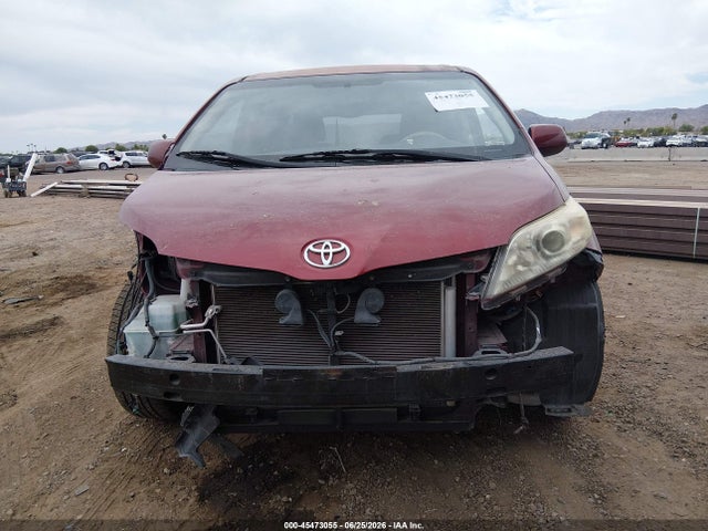 5TDYK3DC3ES427115 Toyota Sienna Xle V6 8 Passenger
