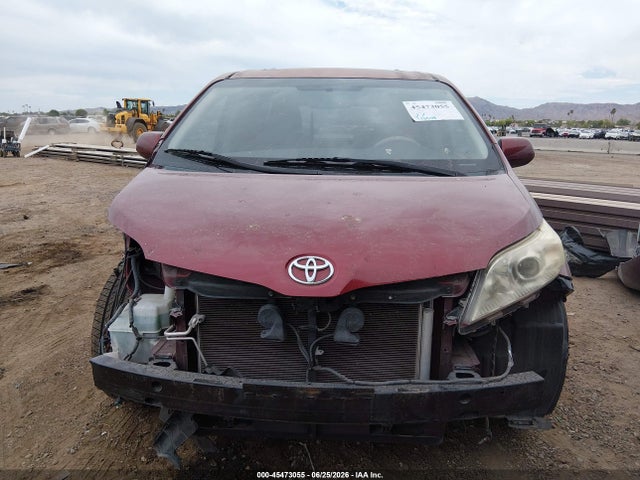 5TDYK3DC3ES427115 Toyota Sienna Xle V6 8 Passenger