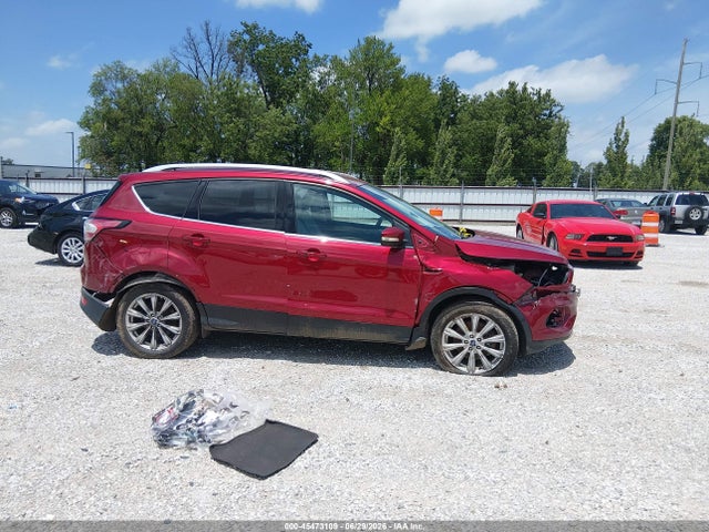 45473109 :رقم المزاد ، 1FMCU9J95JUA42057 vin ، 2018 Ford Escape Titanium مزاد بيع