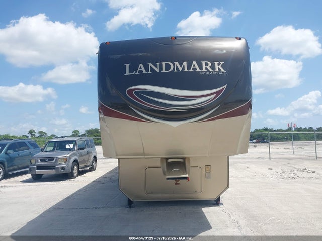 45473129 :رقم المزاد ، 5SFBG4027DE252850 vin ، 2013 Heartland Landmark مزاد بيع