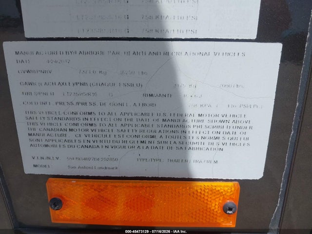 45473129 :رقم المزاد ، 5SFBG4027DE252850 vin ، 2013 Heartland Landmark مزاد بيع