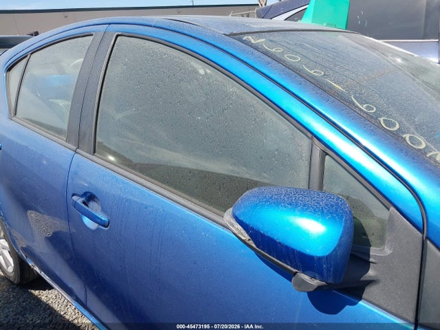 Toyota Prius C Three 2016 JTDKDTB38G1136743 Image 14