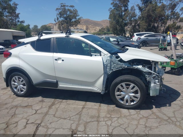 JTNKHMBX4M1095547 Toyota C-HR LE