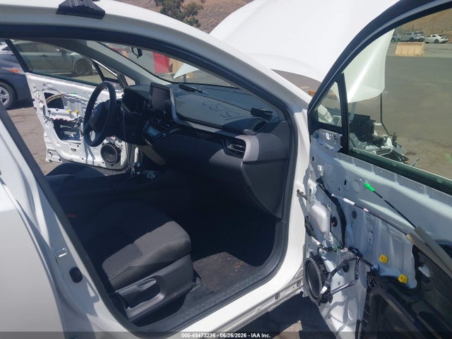 JTNKHMBX4M1095547 Toyota C-HR LE