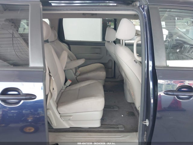 45473239 :رقم المزاد ، KNDMA5C17J6377309 vin ، 2018 Kia Sedona L مزاد بيع