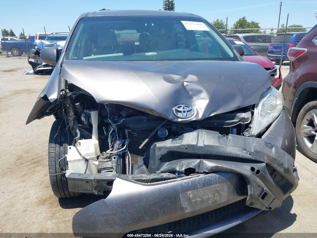 Toyota Sienna Le 7 Passenger 2017 5TDJZ3DC3HS164836 Image 12