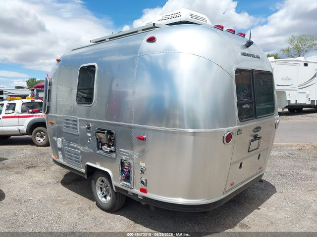 Airstream Other 2019 1STHRAC10KJ547903 Image 3