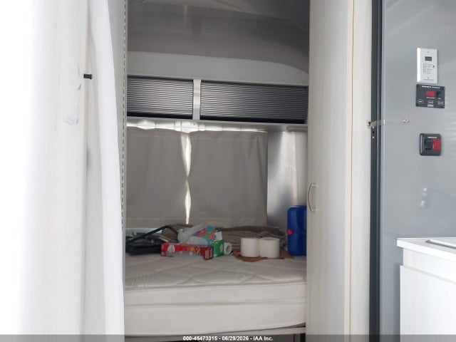Airstream Other 2019 1STHRAC10KJ547903 Image 8