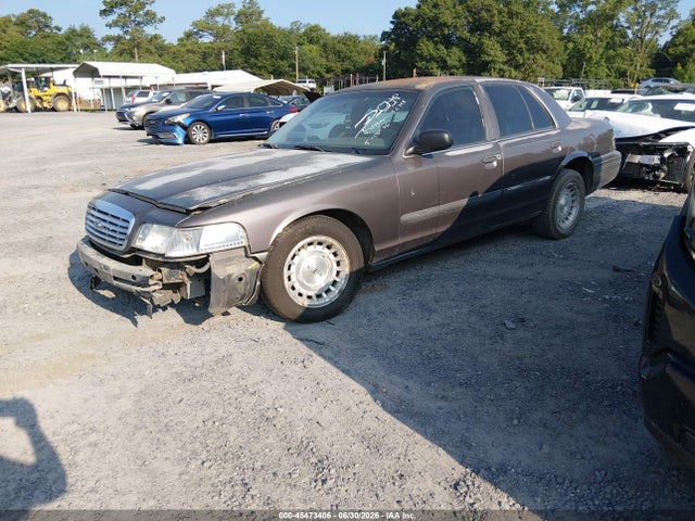 2000 Ford Crown Victoria Police Interceptor მანქანა იყიდება აუქციონზე, vin: 2FAFP71WXYX167325, აუქციონის ნომერი: 45473406