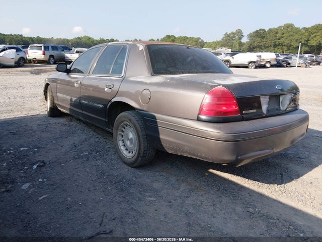2000 Ford Crown Victoria Police Interceptor მანქანა იყიდება აუქციონზე, vin: 2FAFP71WXYX167325, აუქციონის ნომერი: 45473406