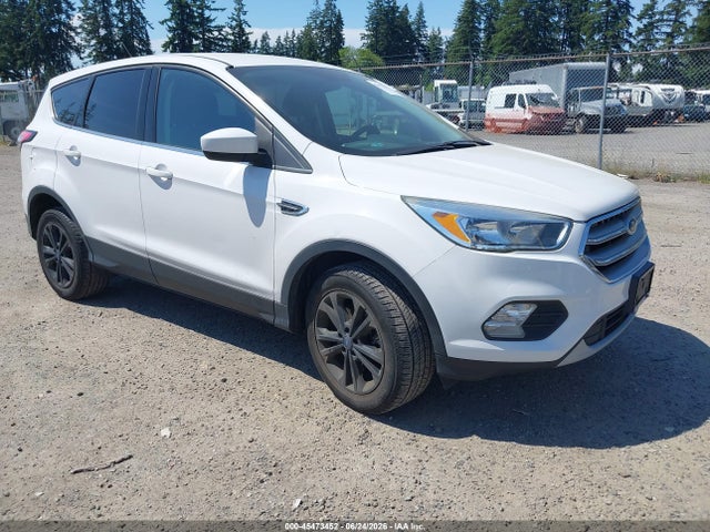 Ford ESCAPE SE 2017 1FMCU9G9XHUC27464 Image 1