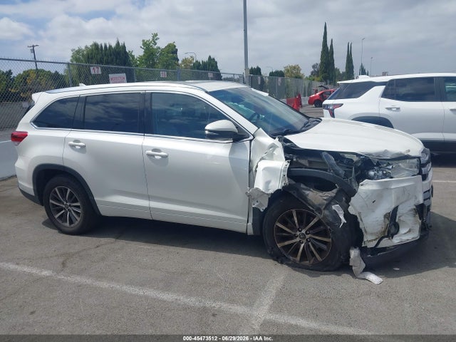 Toyota Highlander Xle 2018 5TDKZRFH2JS527858 Image 13