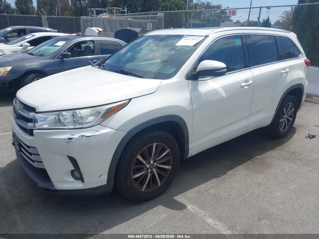 Toyota Highlander Xle 2018 5TDKZRFH2JS527858 Image 2