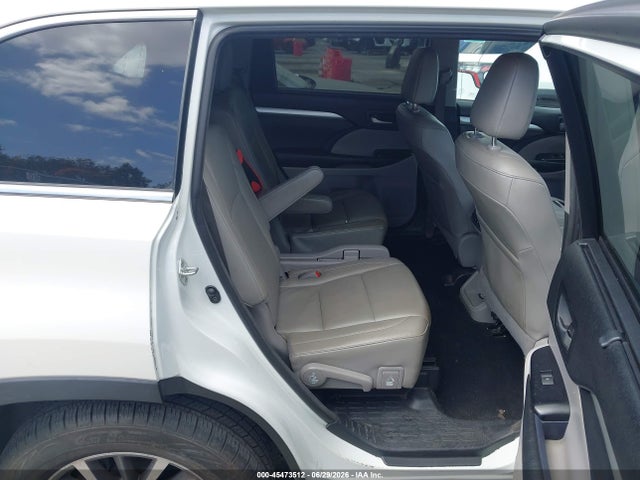 Toyota Highlander Xle 2018 5TDKZRFH2JS527858 Image 8