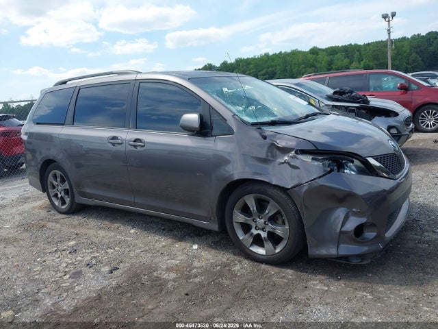2011 Toyota Sienna Se მანქანა იყიდება აუქციონზე, vin: 5TDXK3DC2BS076155, აუქციონის ნომერი: 45473530