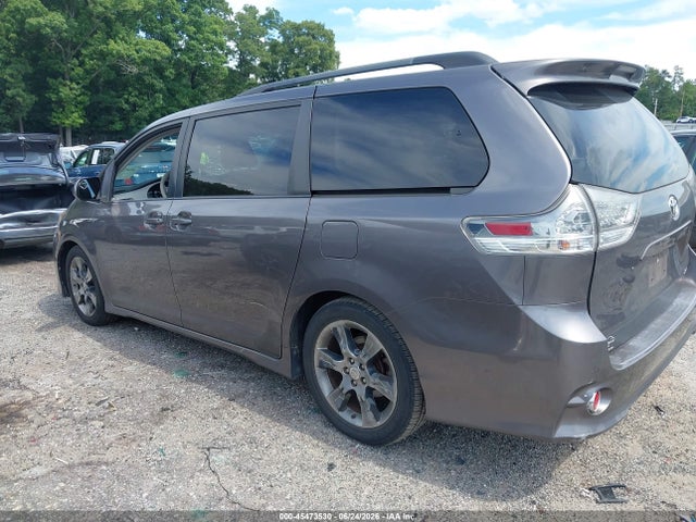 2011 Toyota Sienna Se მანქანა იყიდება აუქციონზე, vin: 5TDXK3DC2BS076155, აუქციონის ნომერი: 45473530
