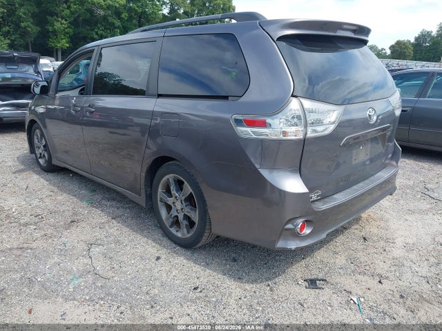 2011 Toyota Sienna Se მანქანა იყიდება აუქციონზე, vin: 5TDXK3DC2BS076155, აუქციონის ნომერი: 45473530