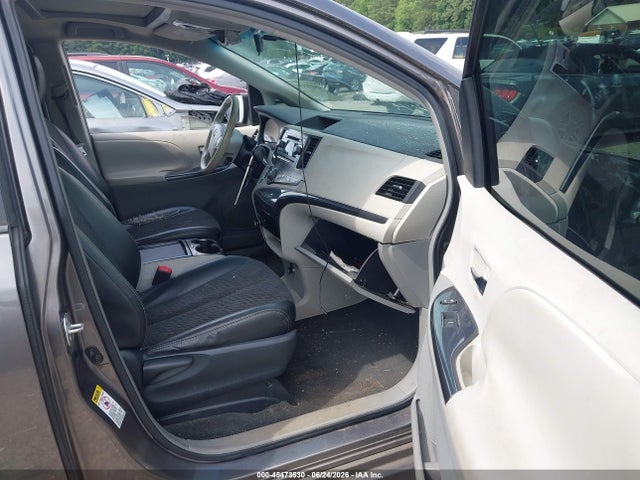 2011 Toyota Sienna Se მანქანა იყიდება აუქციონზე, vin: 5TDXK3DC2BS076155, აუქციონის ნომერი: 45473530