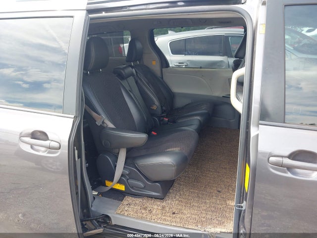 2011 Toyota Sienna Se მანქანა იყიდება აუქციონზე, vin: 5TDXK3DC2BS076155, აუქციონის ნომერი: 45473530