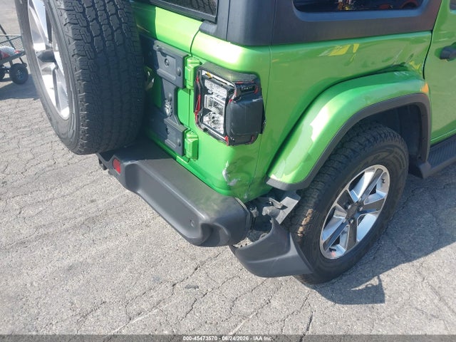 1C4HJXEG6JW251781 Jeep Wrangler Unlimited Sahara 4x4