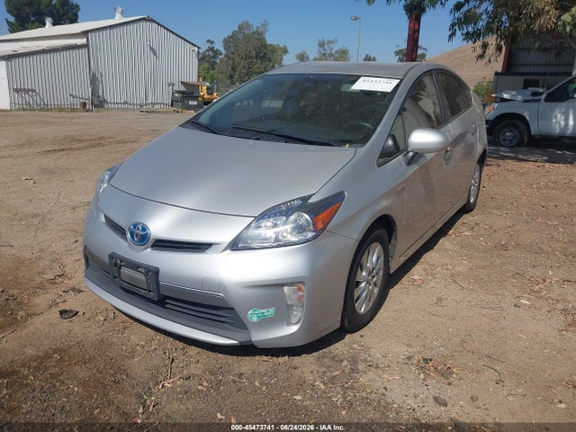 Toyota PRIUS PLUG-IN 2014 JTDKN3DP9E3055300 Image 2