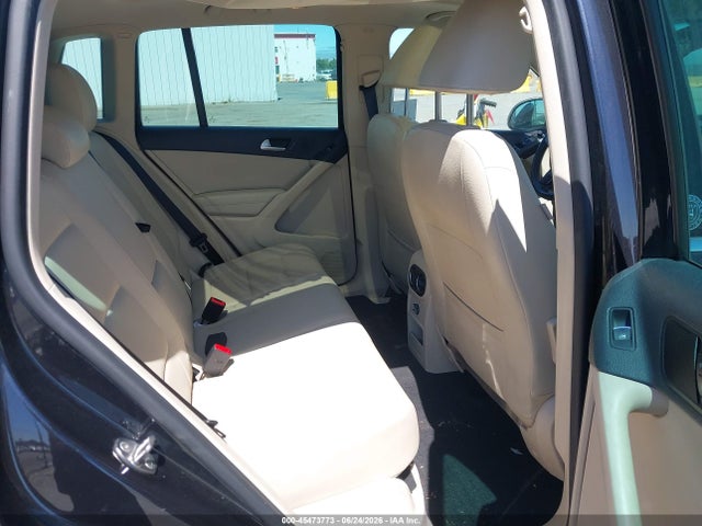 WVGRV7AX6HK005387 Volkswagen Tiguan 2.0t Wolfsburg Edition