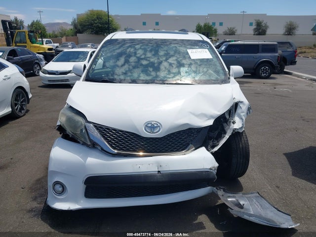 5TDXK3DC9ES413425 Toyota Sienna Se 8 Passenger