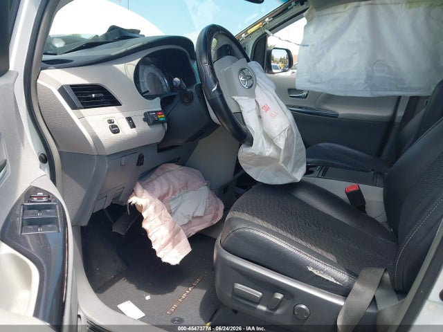 5TDXK3DC9ES413425 Toyota Sienna Se 8 Passenger