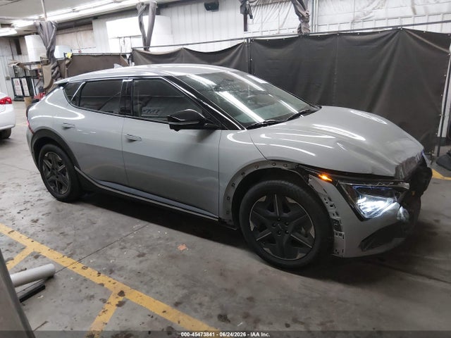 KIA Ev6 Light Long Range Rwd 2025 5XYC34JA6SG002092 Image 13