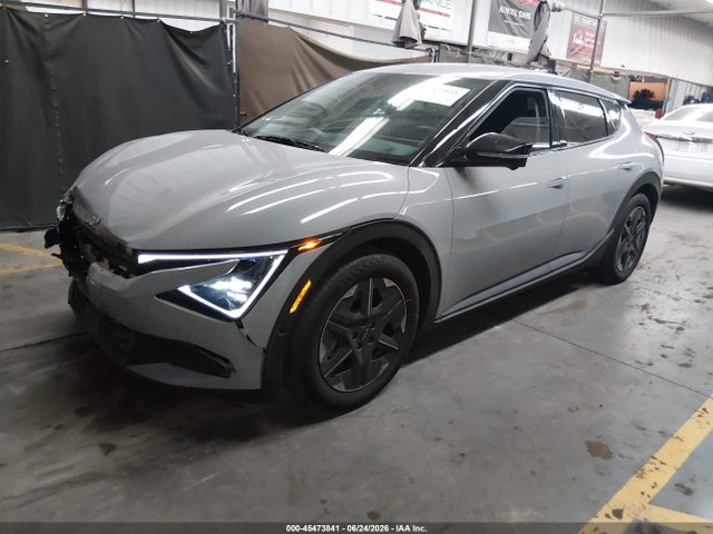 KIA Ev6 Light Long Range Rwd 2025 5XYC34JA6SG002092 Image 2