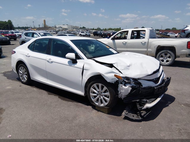 Продаж на аукціоні авто 2020 Toyota Camry Le, vin: 4T1C11AK0LU956796, номер лоту: 45473845