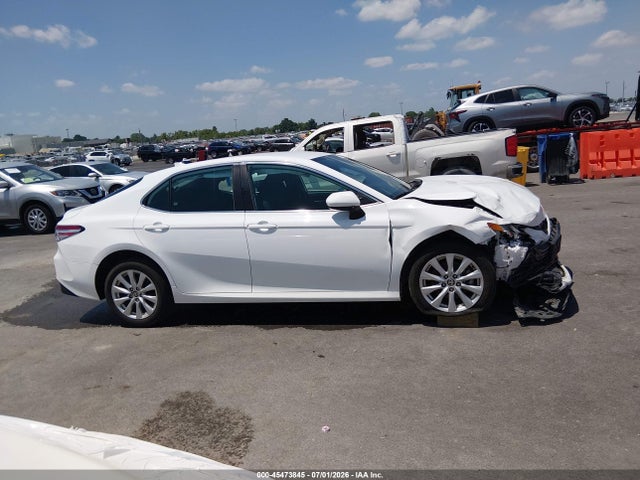 Продаж на аукціоні авто 2020 Toyota Camry Le, vin: 4T1C11AK0LU956796, номер лоту: 45473845