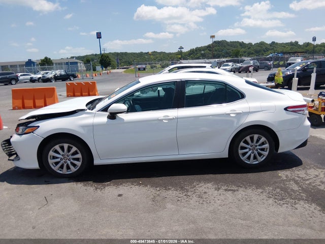 Продаж на аукціоні авто 2020 Toyota Camry Le, vin: 4T1C11AK0LU956796, номер лоту: 45473845