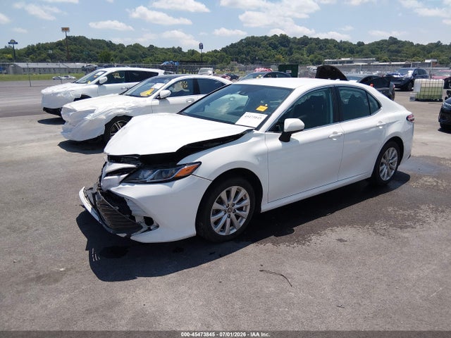 Продаж на аукціоні авто 2020 Toyota Camry Le, vin: 4T1C11AK0LU956796, номер лоту: 45473845