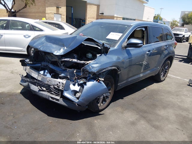 Toyota Highlander Xle 2017 5TDKZRFH4HS522526 Image 2