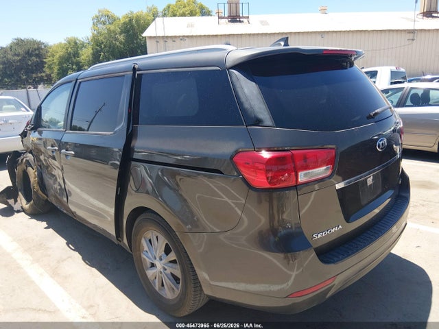 KIA SEDONA LX 2016 KNDMB5C11G6125996 Image 3