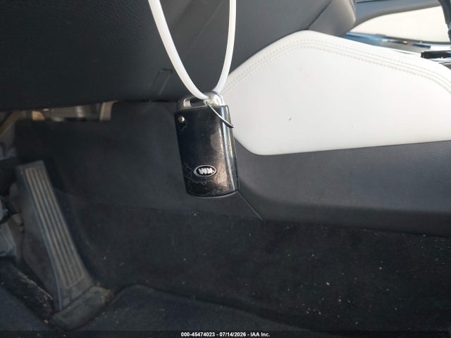 2017 Kia Cadenza Limited მანქანა იყიდება აუქციონზე, vin: KNALC4J18H5060414, აუქციონის ნომერი: 45474023
