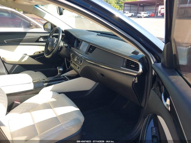 2017 Kia Cadenza Limited მანქანა იყიდება აუქციონზე, vin: KNALC4J18H5060414, აუქციონის ნომერი: 45474023