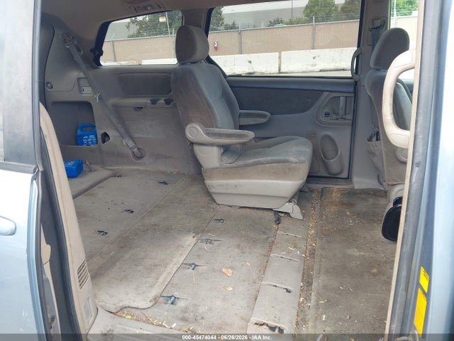 45474044 :رقم المزاد ، 5TDZA23C34S025757 vin ، 2004 Toyota Sienna Le مزاد بيع