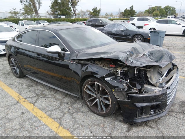 2019 WAUB4CF58KA091014 main image