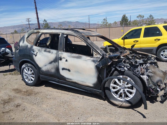 5N1AT2MV5LC737531 Nissan Rogue S Intelligent Awd