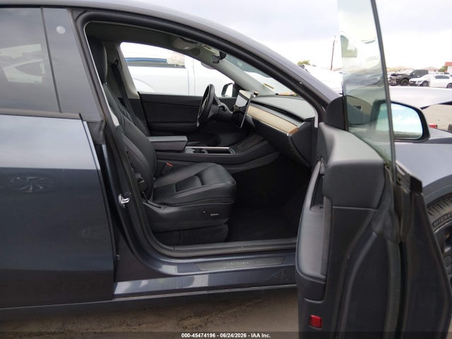 45474196 :رقم المزاد ، 5YJYGDEEXMF285596 vin ، 2021 Tesla Model Y Long Range Dual Motor All-wheel Drive مزاد بيع