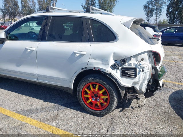 Porsche Cayenne Platinum Edition 2014 WP1AA2A21ELA08528 Image 17