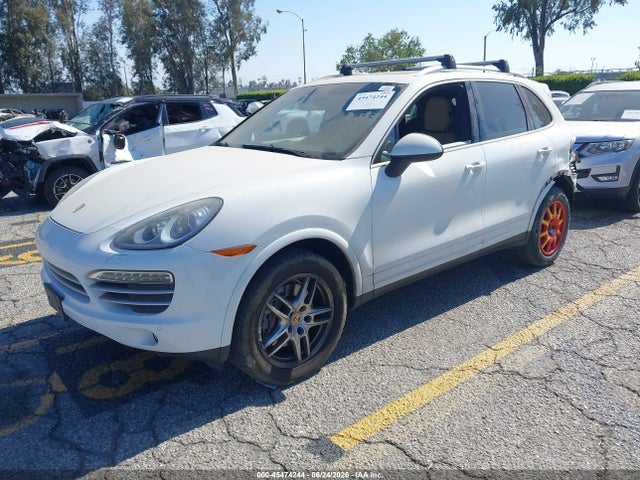 Porsche Cayenne Platinum Edition 2014 WP1AA2A21ELA08528 Image 2