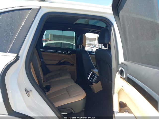 Porsche Cayenne Platinum Edition 2014 WP1AA2A21ELA08528 Image 8